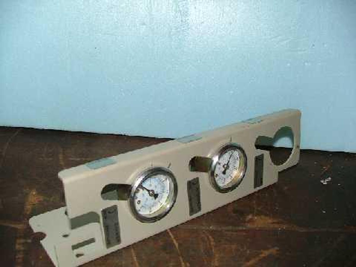 Used QTY. 2. HEWLETT PACKARD KPA RO40 001 319. CARRIER GAUGES.