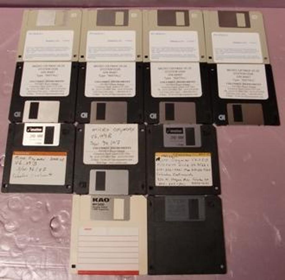 Used FLOPPY DISC 4.PC DOS 6.1 2. FOR COLUMBUS INSTRUMENTS. MICRO OXYMAX V6.04 SYSTEM DISC