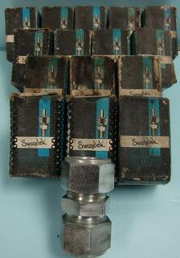 Used QTY. 16. SWAGELOK CRAWFORD FITTING COMPANY S-2000-6 UNION 1 ¾" TUBE X 1 ¼" TUBE INCLUDES ORIGINAL PACKAGING.