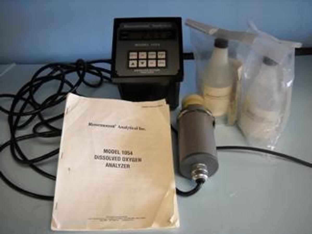 Used ROSEMONT ANALYTICAL INC MODEL 1054 DISSOLVED OXYGEN ANALYZER COMES WITH INSTRUCTION MANUEL COMES WITH PROBE COMES WITH 2 BOTTLES OF ELECTROLYTE SOLUTION P/N 192580. .