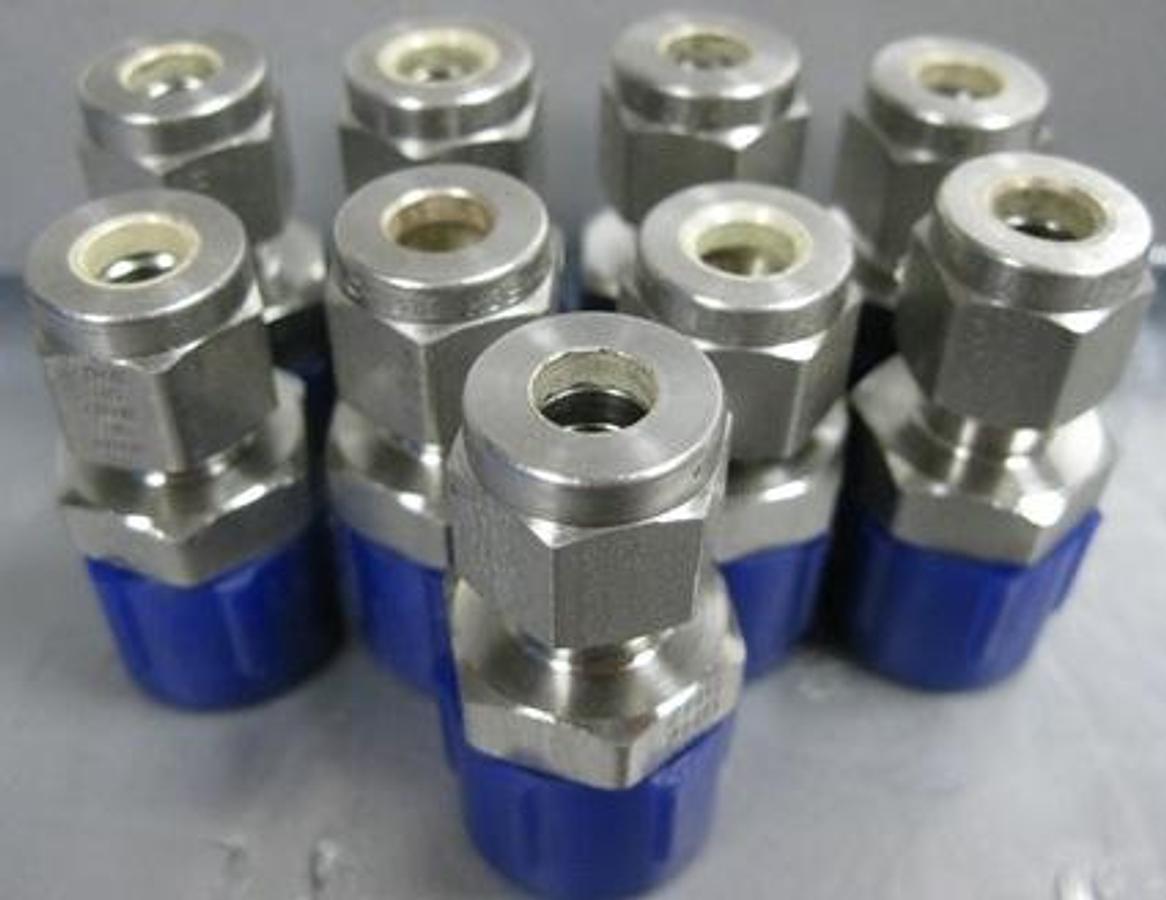 Used QTY. 9. TYLOK TUBE X MNPT PMI PC-3/8" 316