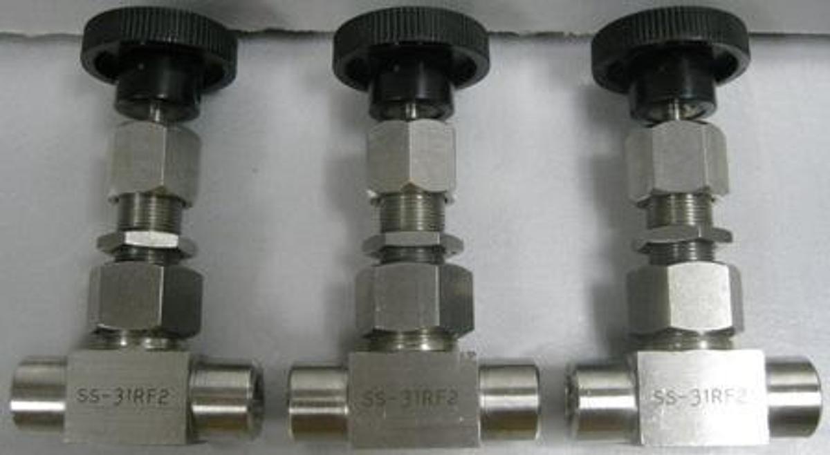 Used SWAGELOK / WHITEY SS-31RF2 MEDIUM FLOW HIGH PRESSURE METERING VALVE. SS-31RF2.