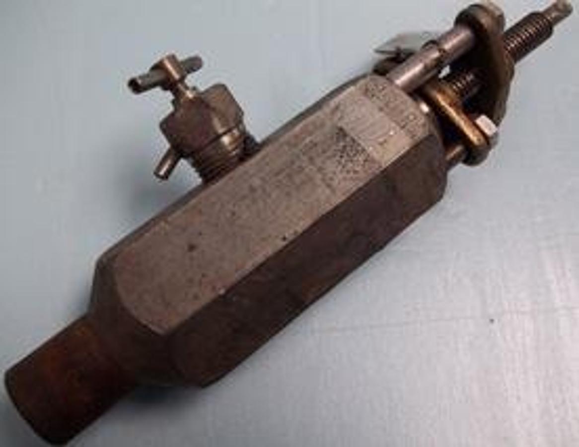 Used HEX VALVE DIVISIONS RICHARDS INDUSTRIES