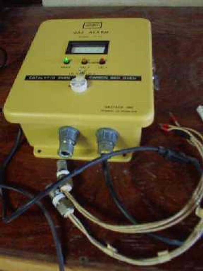 Used GAS TECH GAS ALARM MODEL 1220