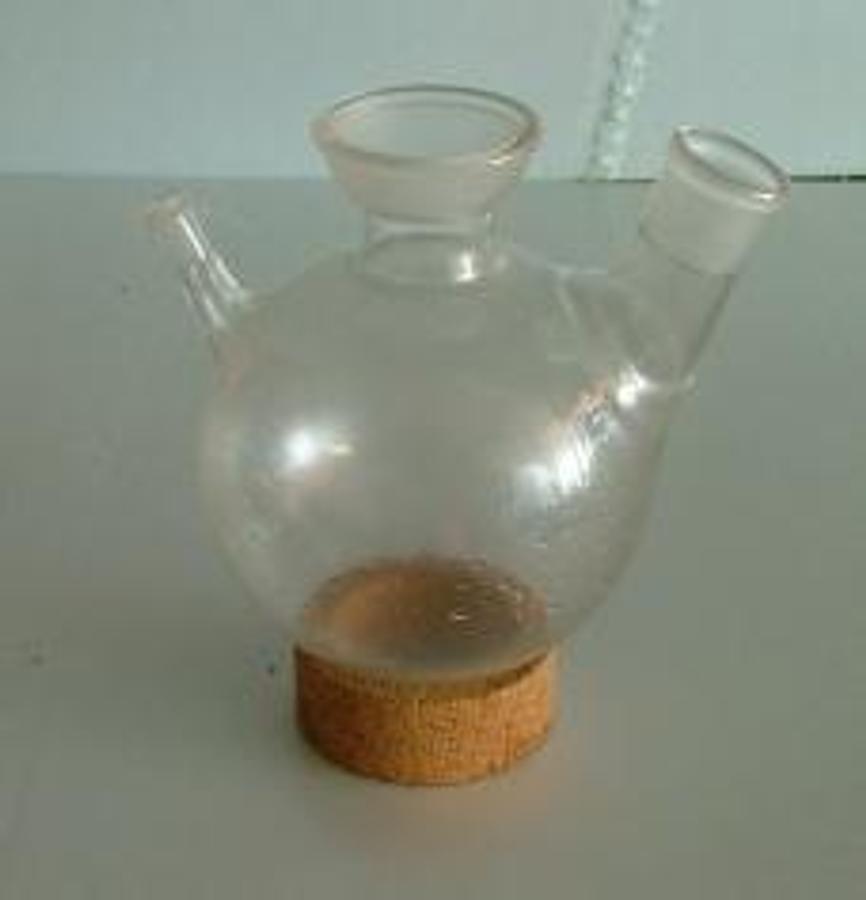 Used PYREX 800 ML ROUND BOTTOM 3 NECK BOILING FLASK NECKS = NO. 9