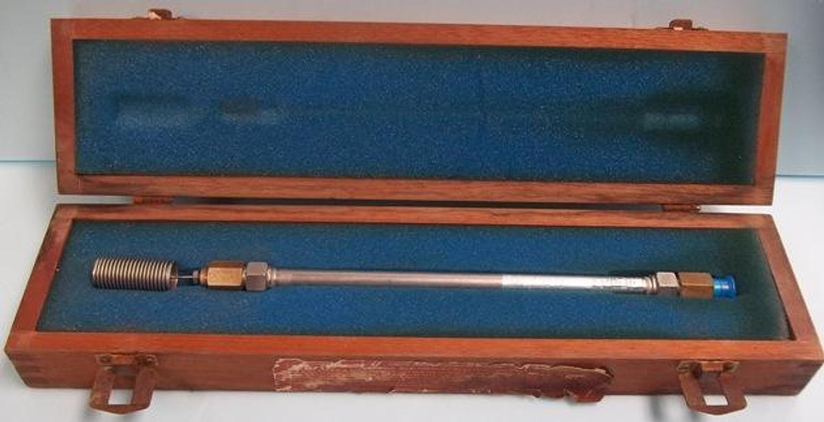 Used QTY. 1. WATERS ASSOCIATES LIQUID CHROMATOGRAPHY COLUMN