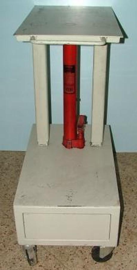 Used WELL BUILT ROLL AROUND HYDRAULIC JACK TABLE
