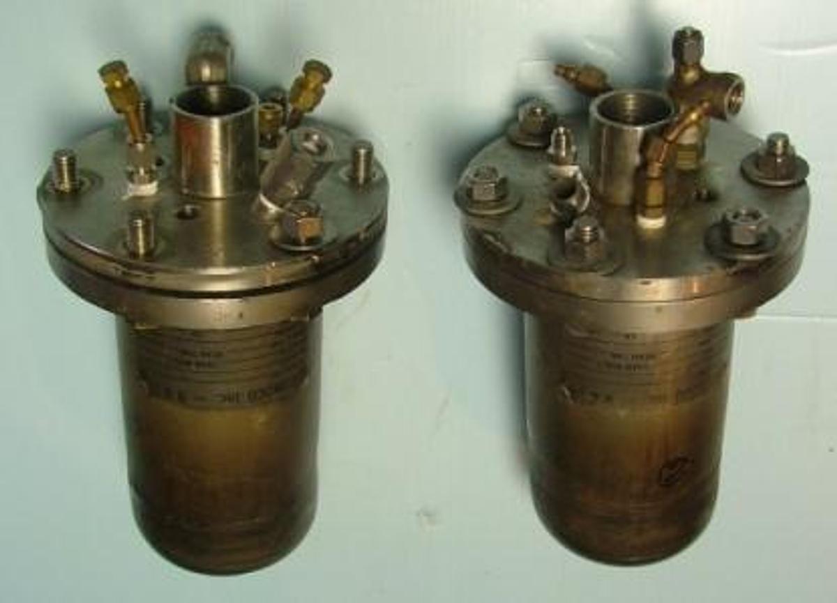 Used QTY. 2. CONOCO INC. R&D REACTORS 1.7 LITERS MAX ALLOWABLE WP 300 PSIG @ 72 DEG. F.