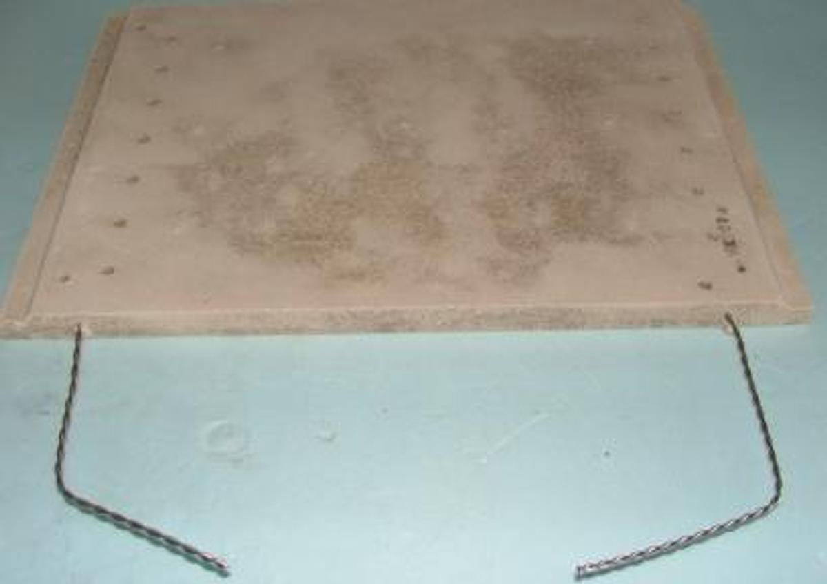 Used QTY. 1. HEATER PLATE B/T ITEM NO. EL408X5 PURCHASE ORDER NO. CHELSEY( 12 3/4X 10 1/8X Â¾).