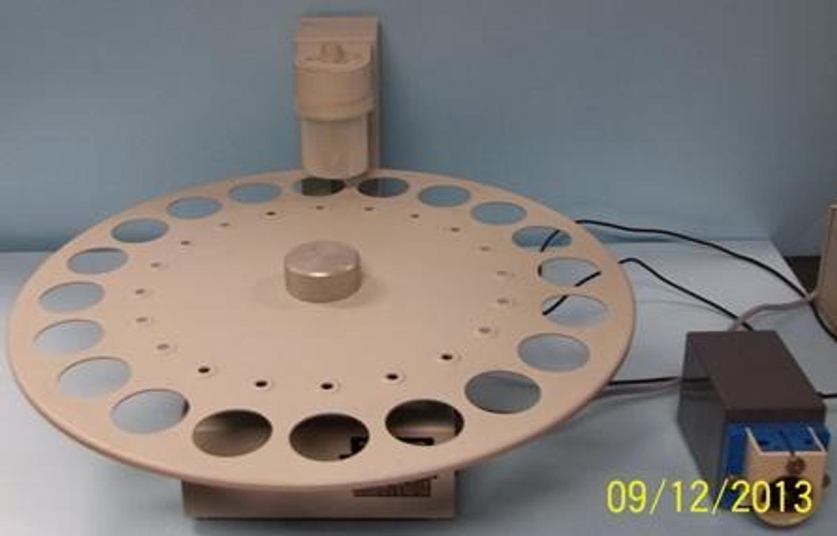 Used METTLER ST20A SAMPLE CHANGER SNR: 3113311273 FNR: 23300 01 100/117V T800MA 220/240V T800MA 50-60HZ 45VA ALSO INCLUDES PUMP (NOUVAG CH-9403 GOLDACH SP40/6 24V).