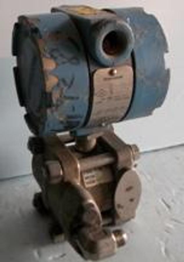 Used QTY. 1. ROSEMOUNT TRANSMITTER
