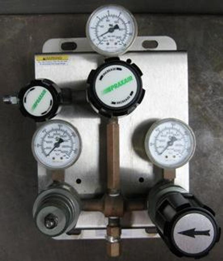 Used PRAXAIR REGULATOR PANEL
