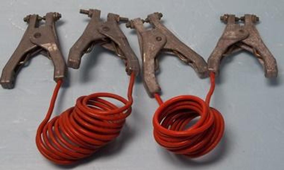 Used QTY. 2. GROUND CLIPS.