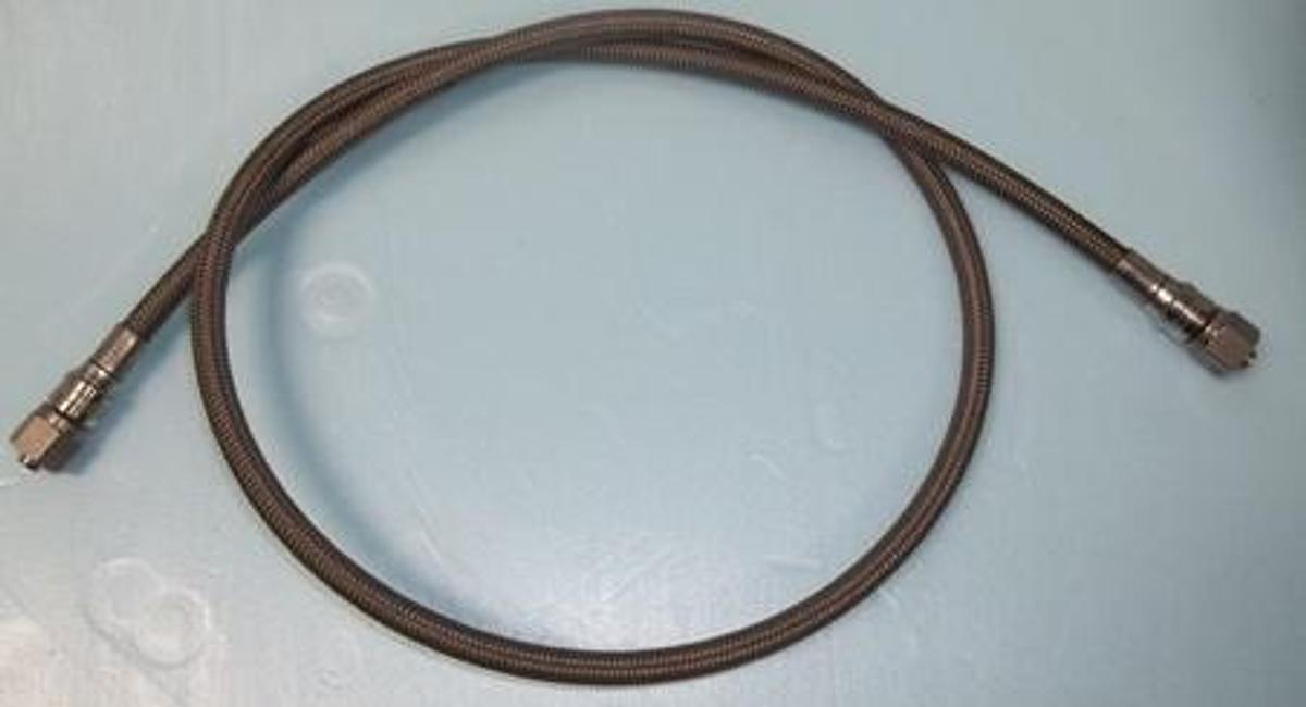 Used QTY. 1. SWAGELOK PTFE 316 3/8" BREADED HOSE