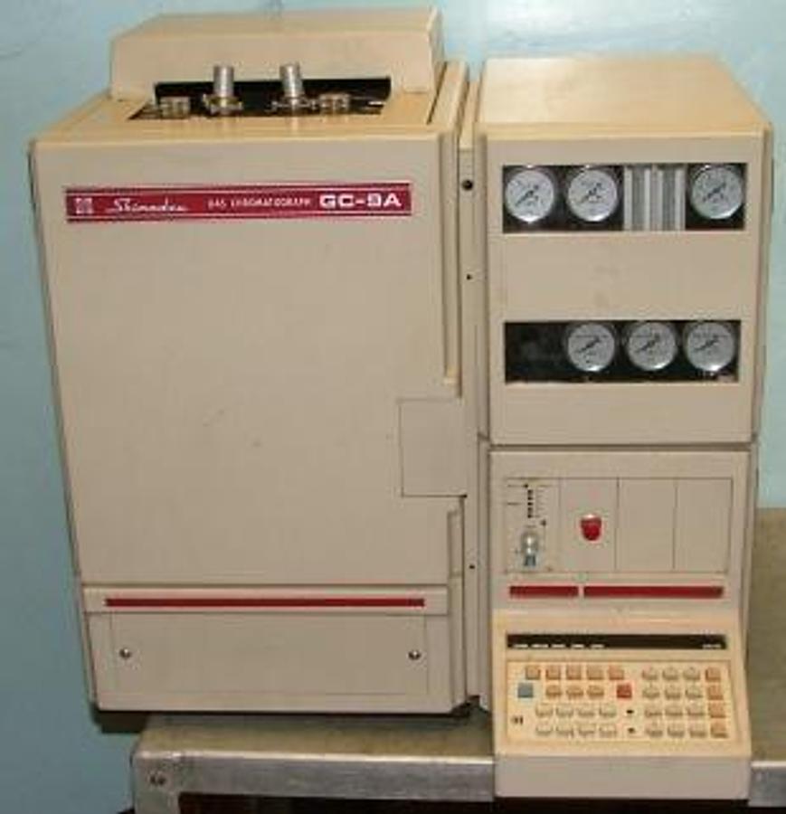 Used SHIMADZU GAS CHROMATOGRAPH GC-9A MODEL GC-9A NO. 43159TE 115VAC 17A 50/60HZ 221-25129.