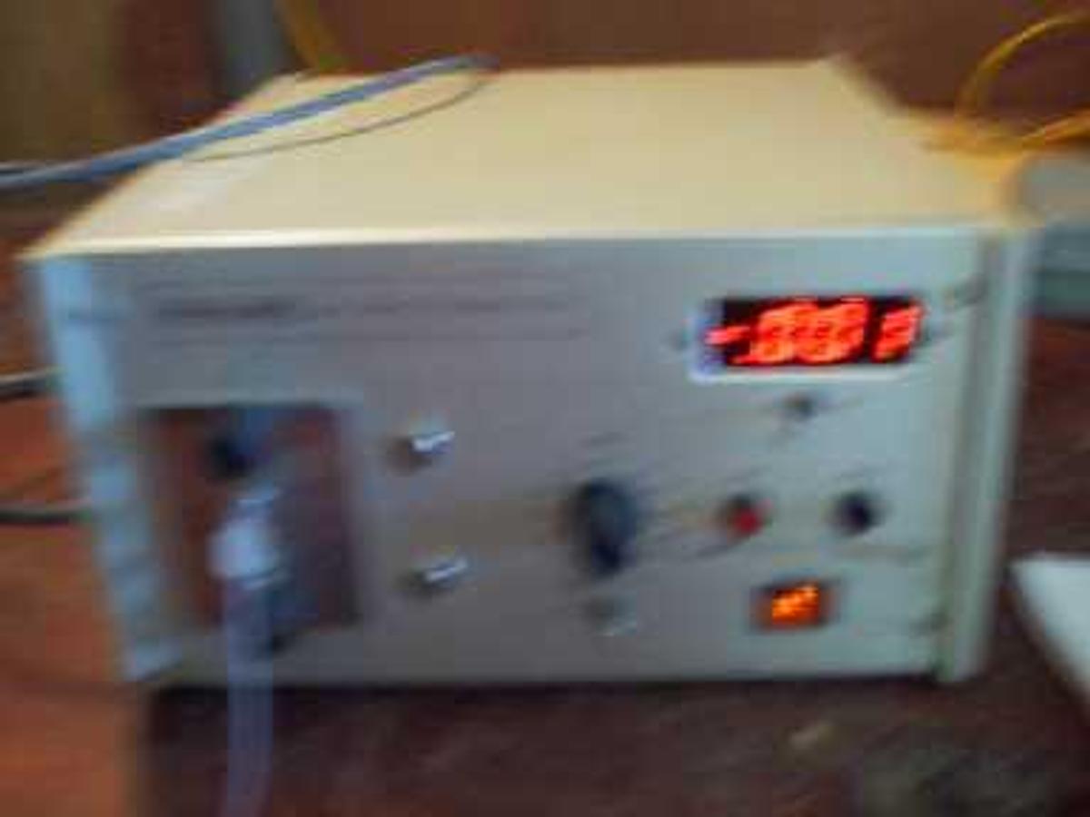 Used QTY. 1. KNAUER DIGITAL UV PHOTOMETER TYPE 71-00 NR-19358 115-220V 50/60 HZ 12VA