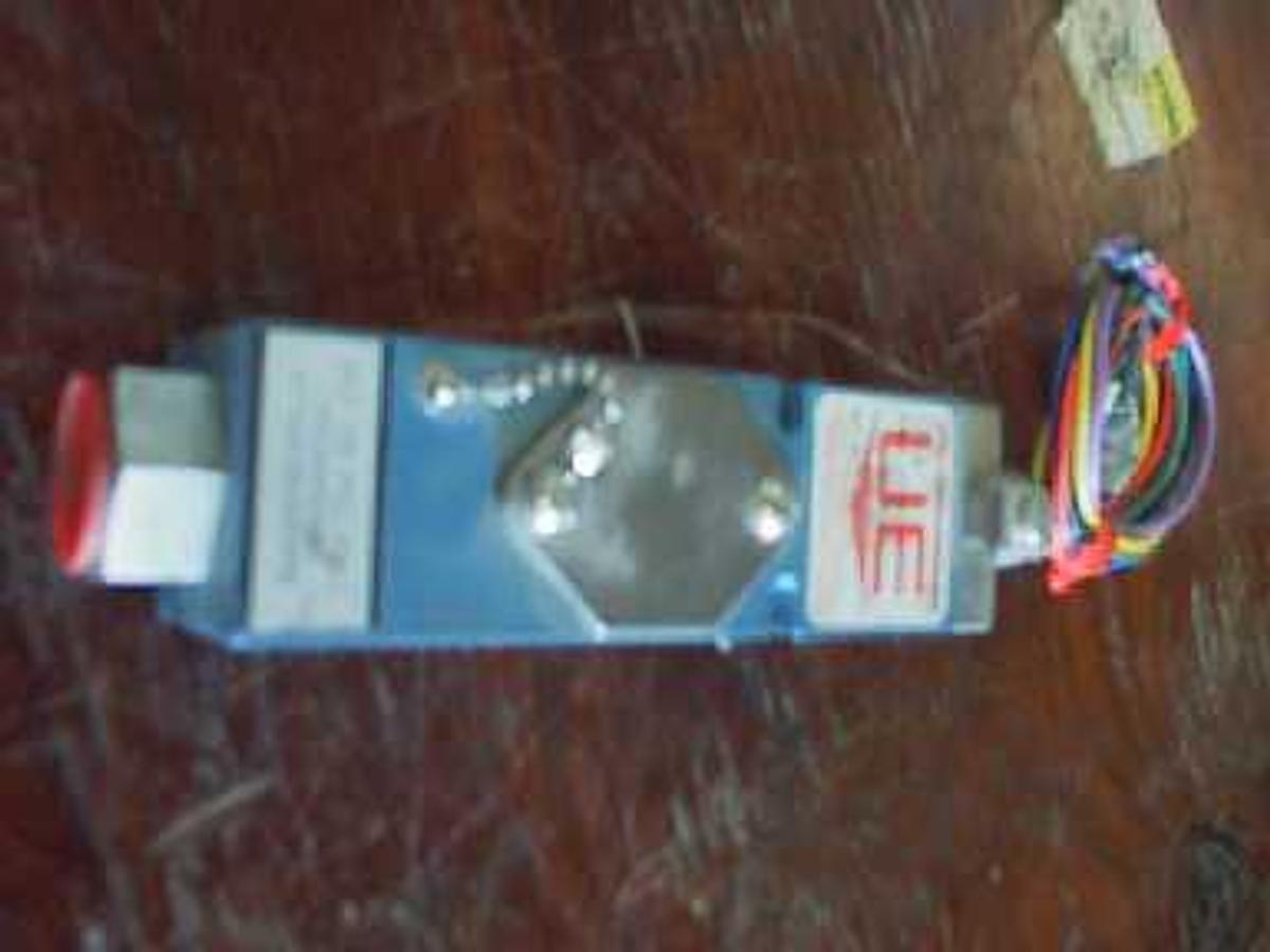 Used QTY. 1. UNITED ELECTRIC CONTROLS