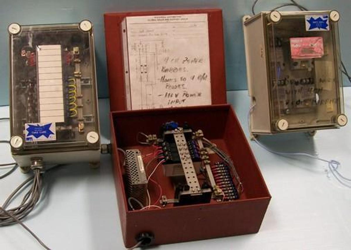 Used BOXES SAYS: 4 CHANNEL ZENER BARRIER HOOKS TO 4 B/N PROXES