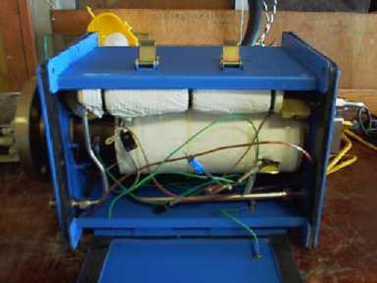 Used QTY. 1. IDEAL SAMPLE HEATING CHAMBER PRESSURIZATION TYPE Z