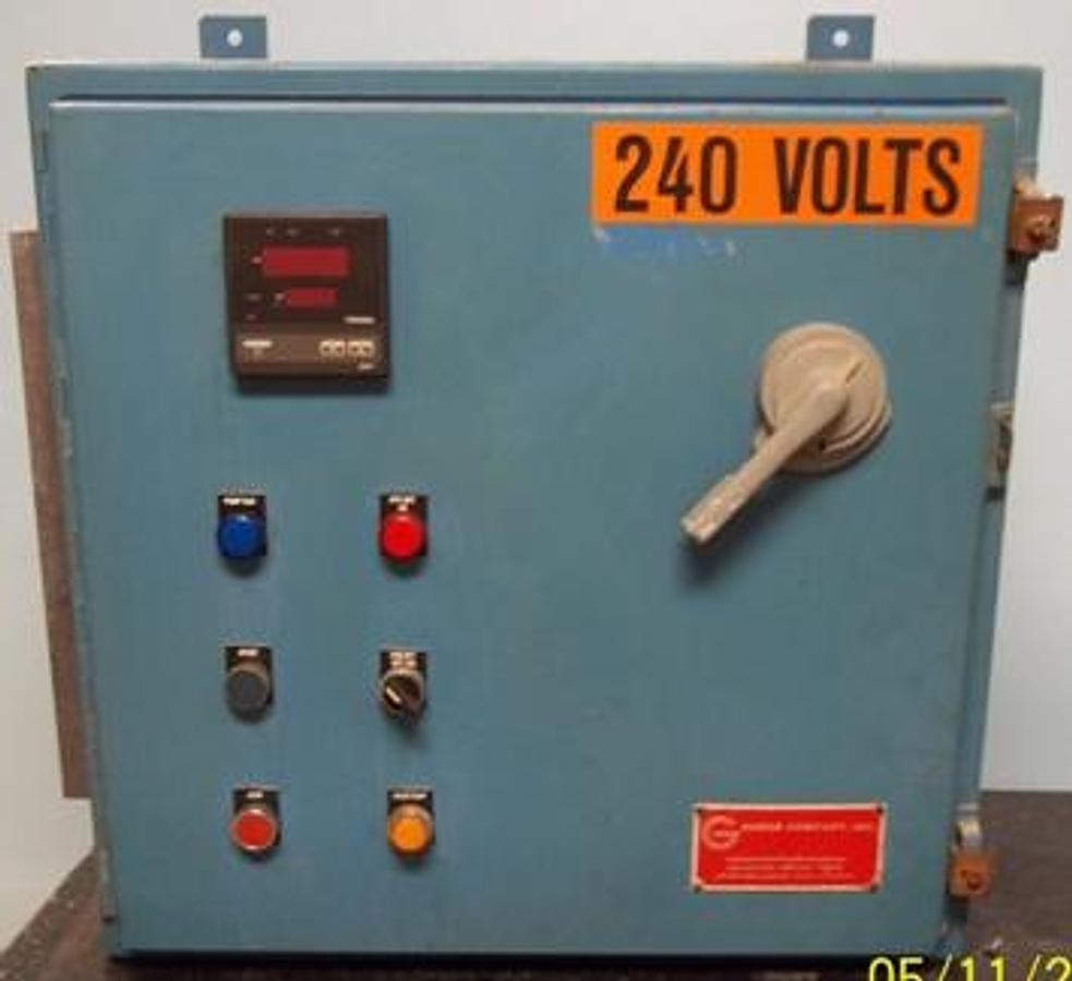 Used GAUMER COMPANY INC 240V PANEL BREAKER BOX W/ FENWAL 921 CONTROLLER TYPE: 12 ENCLOSURE CAT# SSCPA-40-2-1C 240V 3PH 9KW #92-8791 W/ GRUMER K1500°F 0-1500 HEATING CONTROLLER DIMENSION OF ENCLOSURE BOX IS 26X26X12.