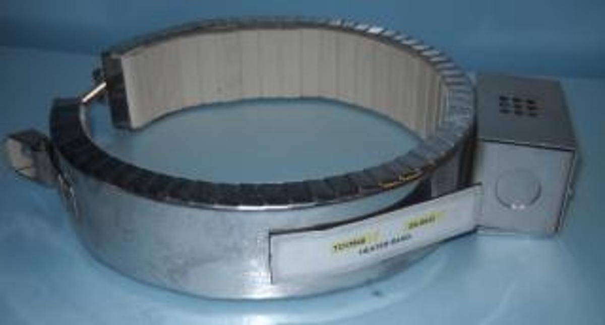 Used QTY. 1. HEATER BAND TC 17948 2A-04-D BLACK CLAWSON OMEGA ONKONKOMA N.Y. A377262 1320W 480V 6 ½ X 7 1/8 X 2.