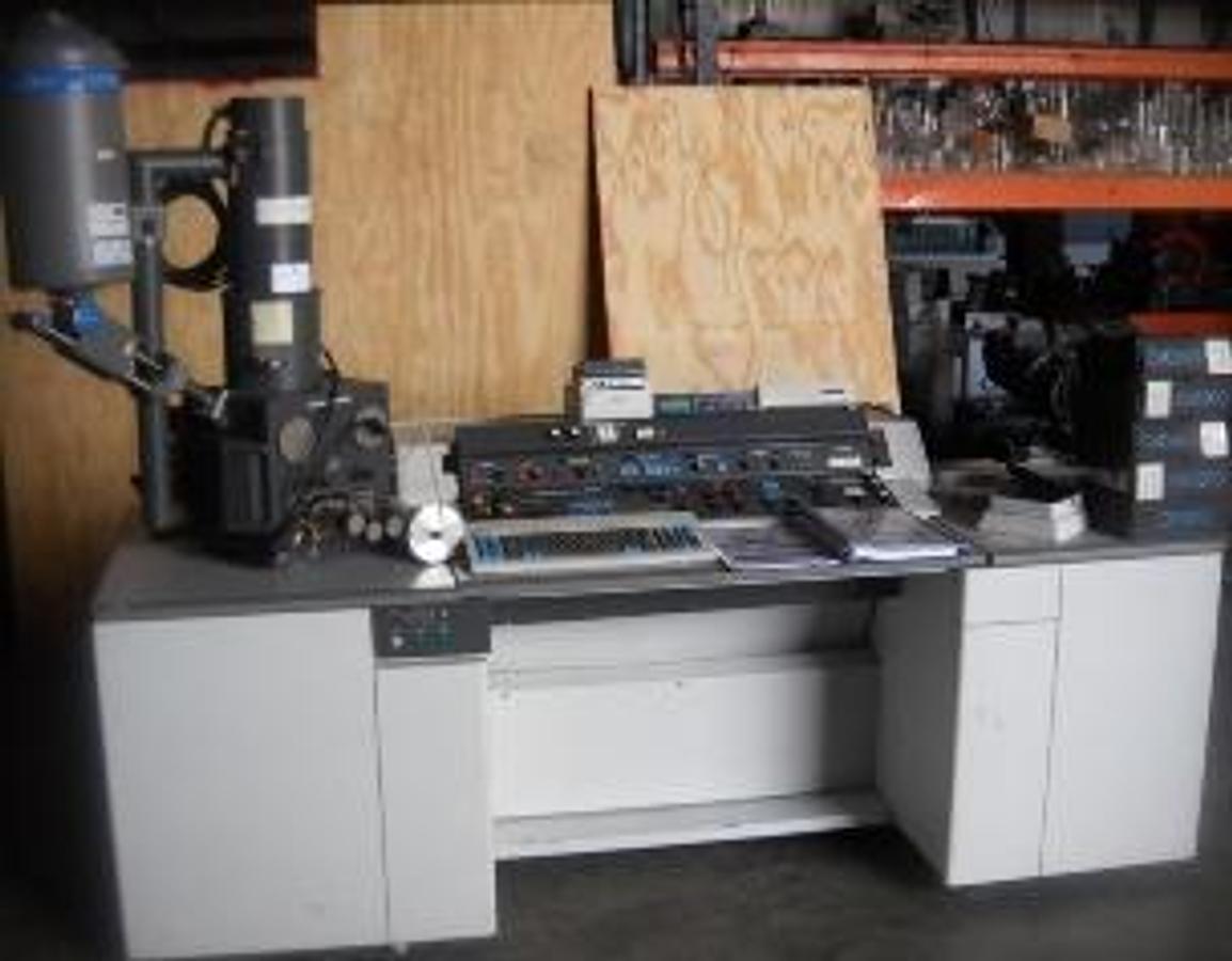 Used CAMBRIDGE INSTRUMENTS STEREO SCAN 260 SCANNING ELECTRON MICROSCOPE