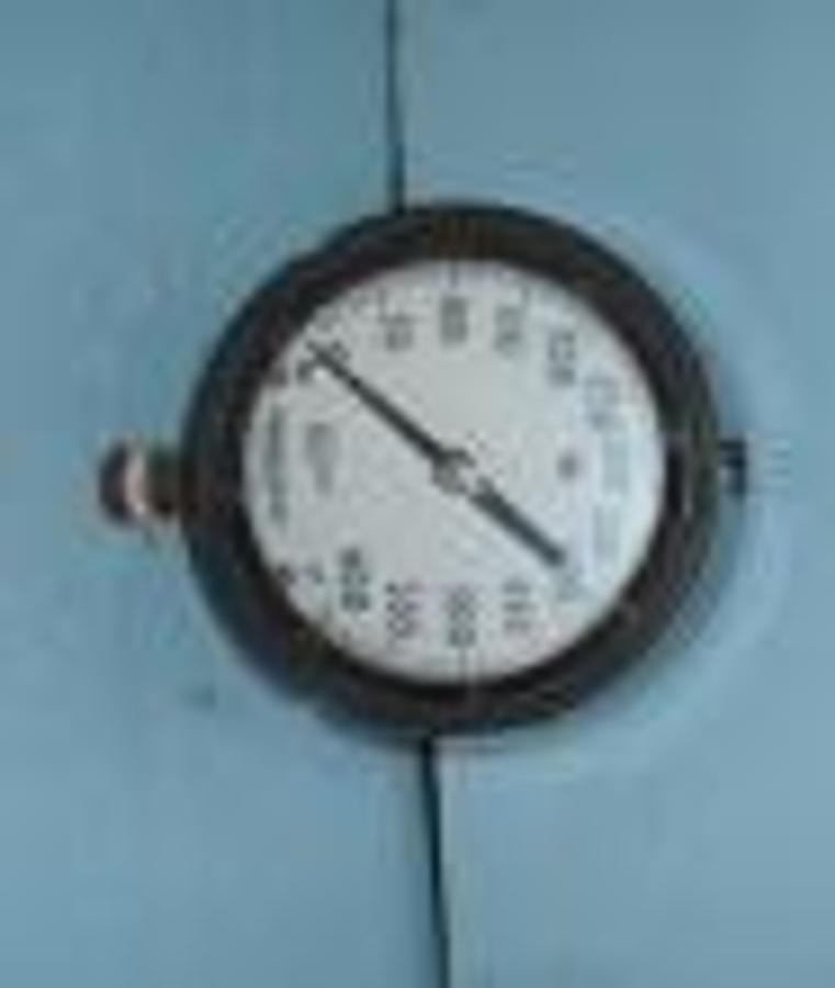 Used QTY. 1. ASHCROFT DURAGAUGE A151 316 TUBE STEEL SOCKET WELDED 0-600PSI. .