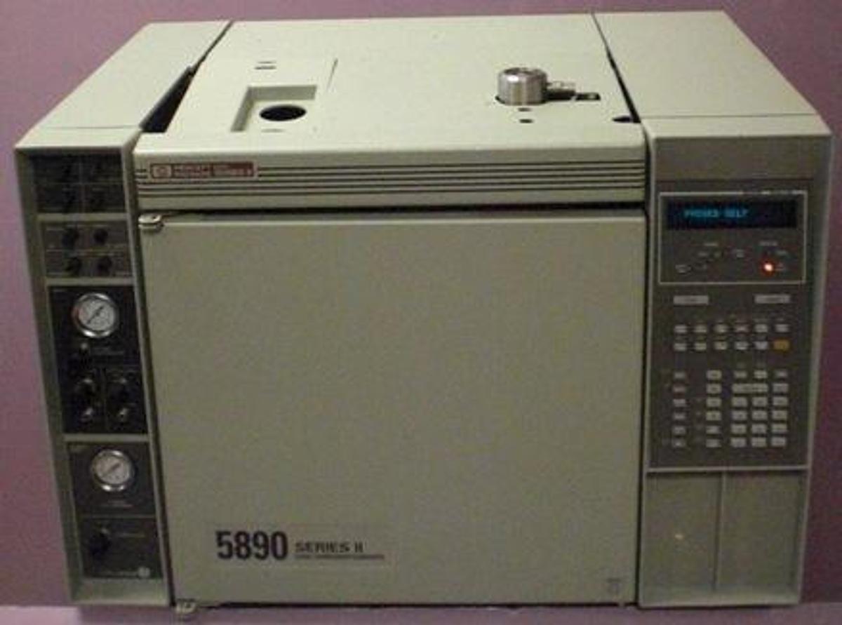 Used HEWLETT PACKARD 5890 SERIES II GAS CHROMATOGRAPH SINGLE FID