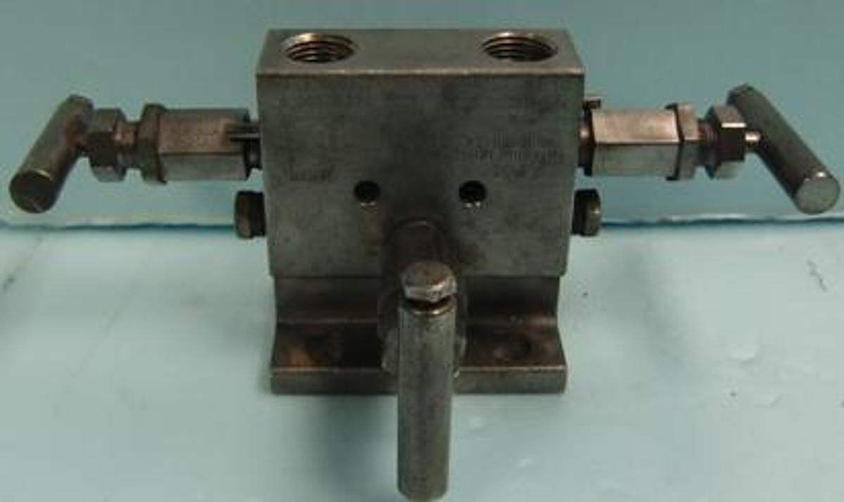 Used QTY. 1. PGI INTERNATIONAL MANIFOLD M-6508SCG 6000 PSU @ 200 DEG.F. 1500 PSI @ 1000 DEG.F. MAX 316 SS 7869.