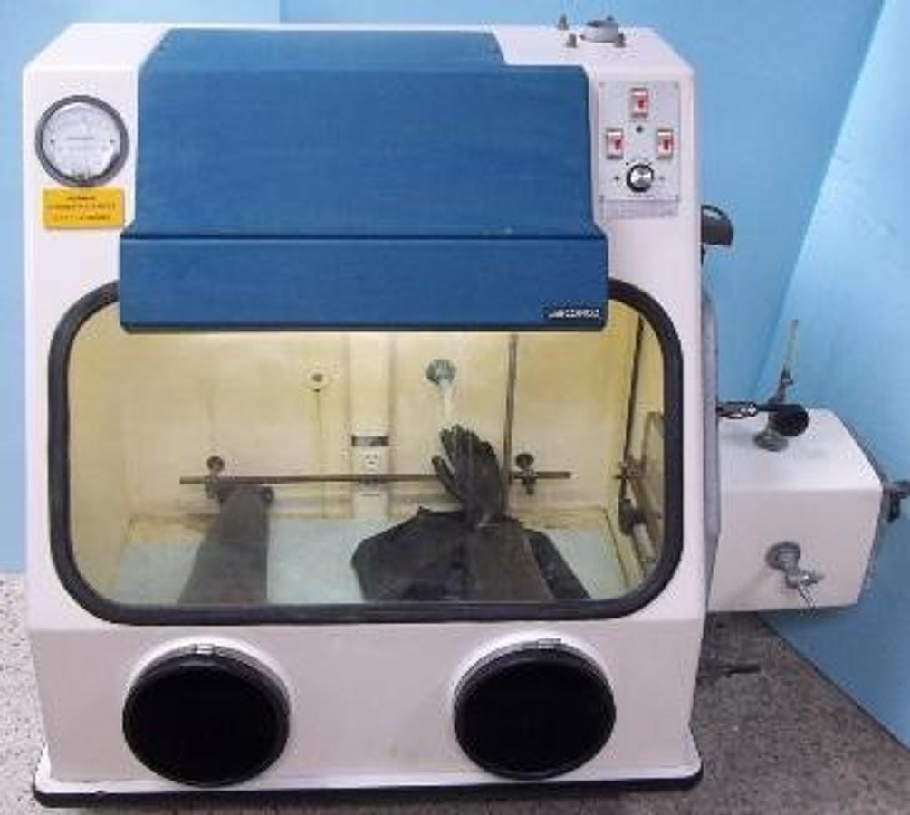 Used LABCONCO CORPORATION GLOVE BOX CAT. NO. 50530