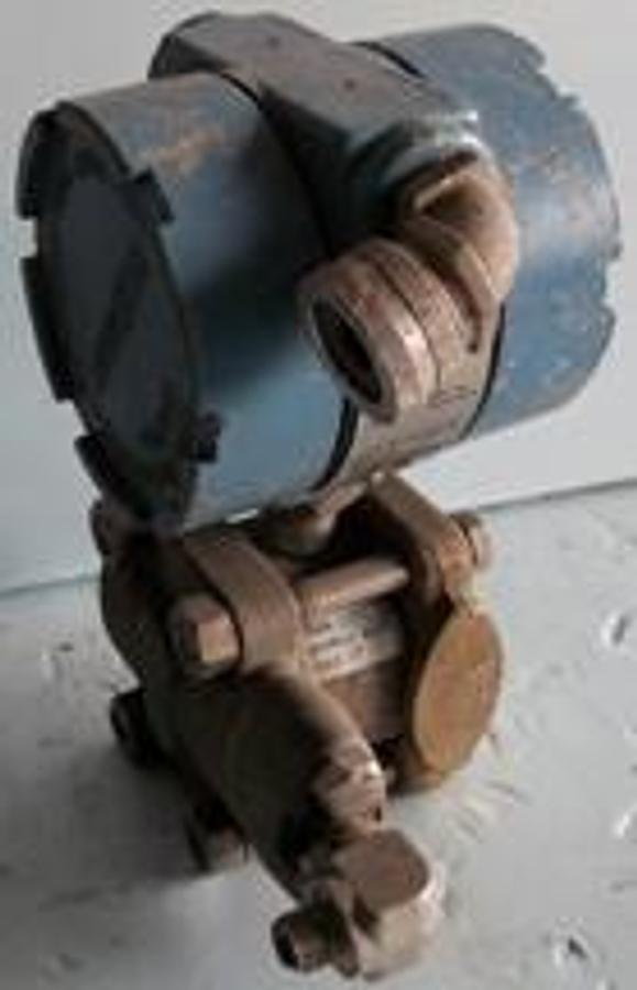 Used QTY. 1. ROSEMOUNT TRANSMITTER
