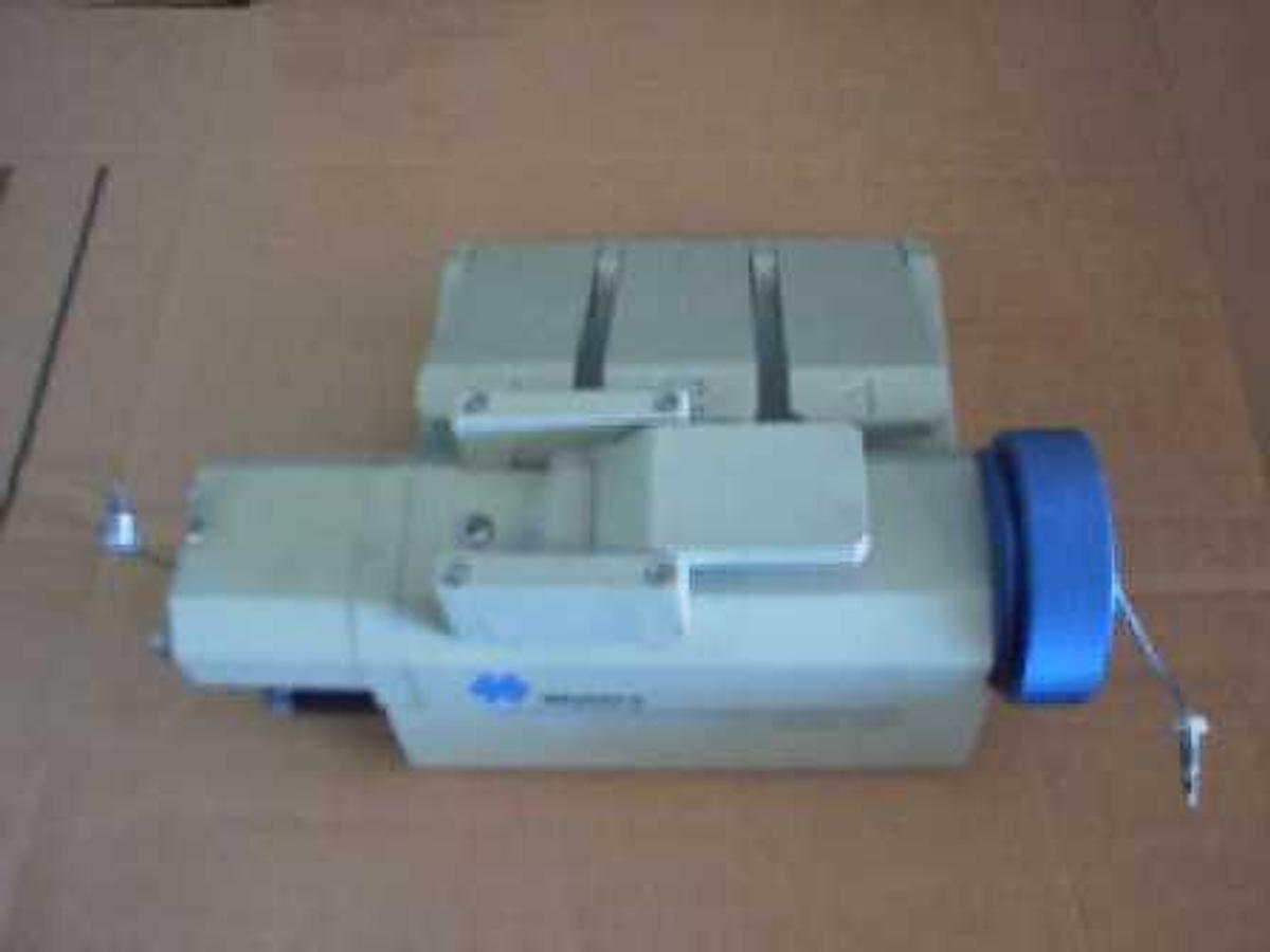 Used QTY. 1. WATERS CARTRIDGE HOLDER AND COMPRESSION CHAMBER