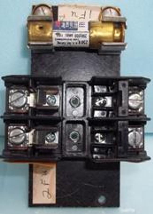 Used QTY. 1. BUSSMAN COOPER INDUSTRIES BUSS BC6032P 30A 600V 75 DEG. C. WIRE 200