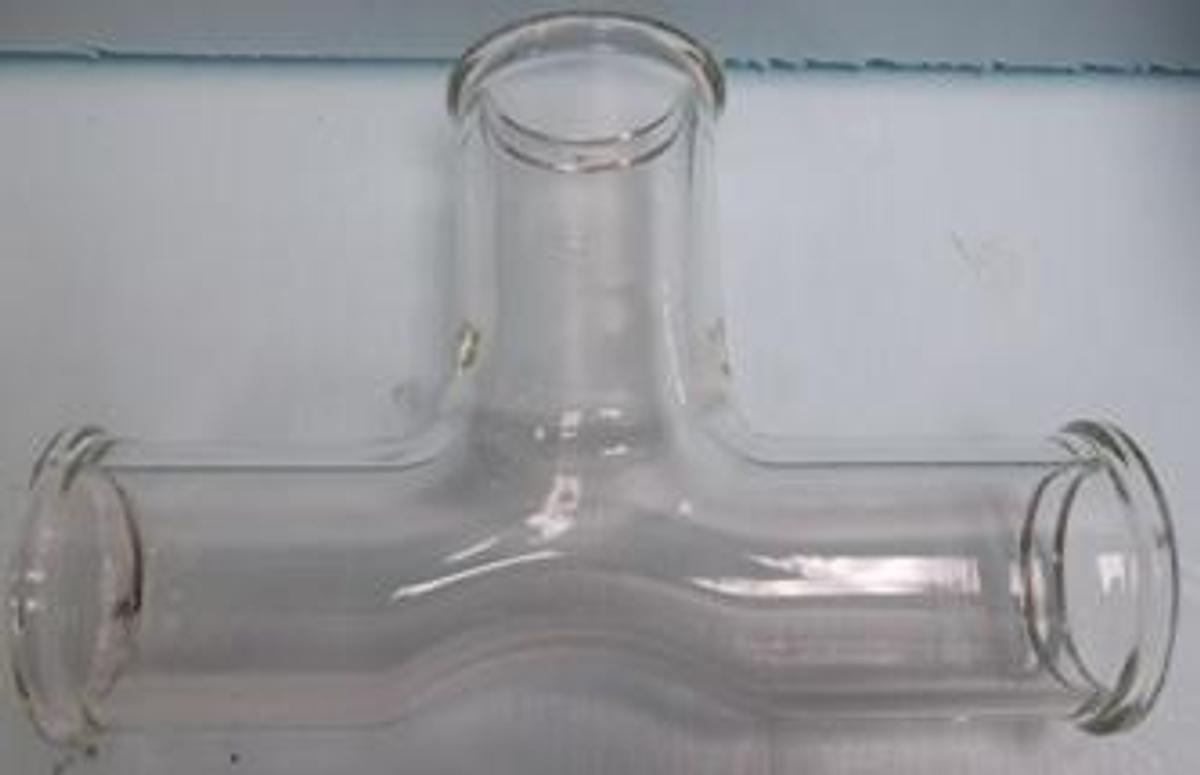Used QTY. 1. PYREX GLASS 1 ½" GLASS TEE DRAIN PIPE