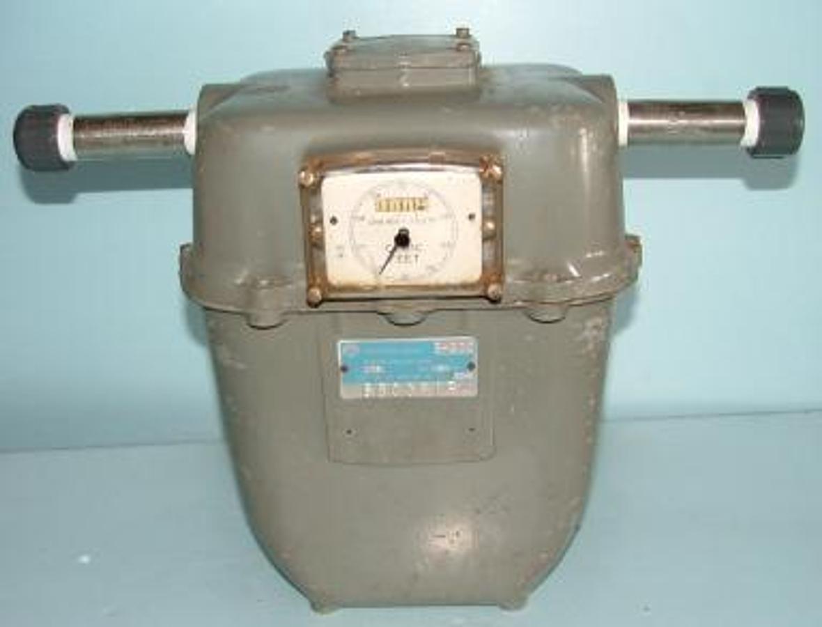 Used ROCKWELL INTERNATIONAL GAS METER S-200 M AND U DIV PGH PA.15208 CL: 175 MAOP 5 PSI CFH BUT 100-PROP 120-NAT 175 80-5 6800919 ONE REV=1 CUBIC FT.