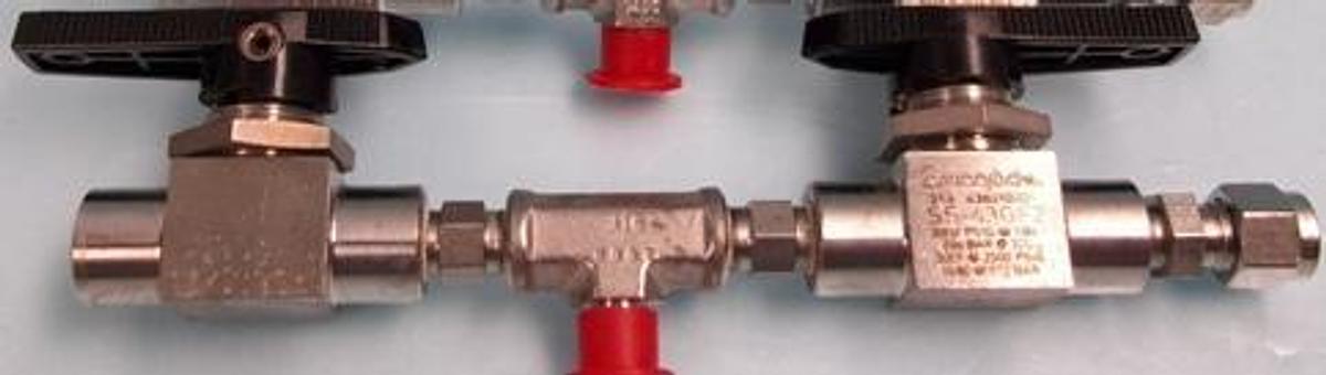 Used SWAGELOK VALVE SS-43GF2 3000 PSIG @ 100 DEG. F. 200 BAR @ 37 DEG. C. 300 DEG. F. @ 2500 PSIG 148 DEG. C. @ 172 BAR ITEM NOS.: 316 055902001