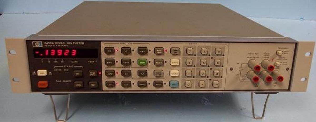 Used HEWLETT PACKARD DIGITAL VOLTMETER MODEL: 3456A SERIAL NO: 2201A09331 100-240V 50/60HZ 250-500 MAPMPS FRONT READ-OUT METER/FUNCTION CONTROLS HI-LO TERMINALS REAR TERMINALS EXT. TRIGGER PORTS NO PROBES.