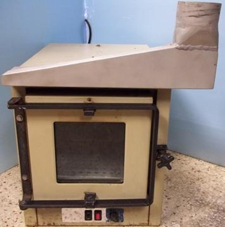 Used NATIONAL APPLIANCE CO. A SUBSIDIARY OF HEINICKE INDUSTRIAL VACUUM OVEN MODEL: 5851 PART NO. 0-93282