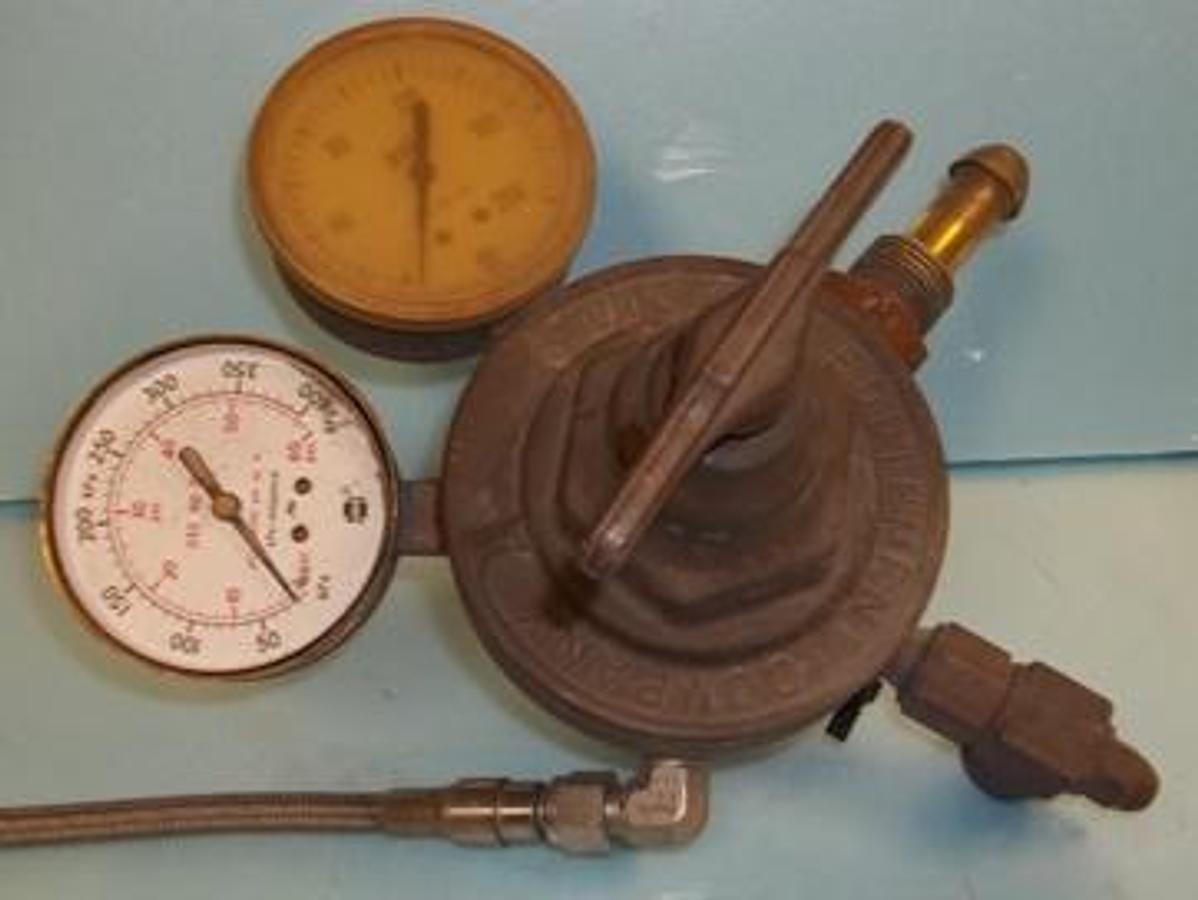 Used VICTOR EQUIPMENT COMPANY MODEL: VTS4526 PRESSURE REGULATOR 200 PSI MAX INLET 60 PSI MAX OUTLET