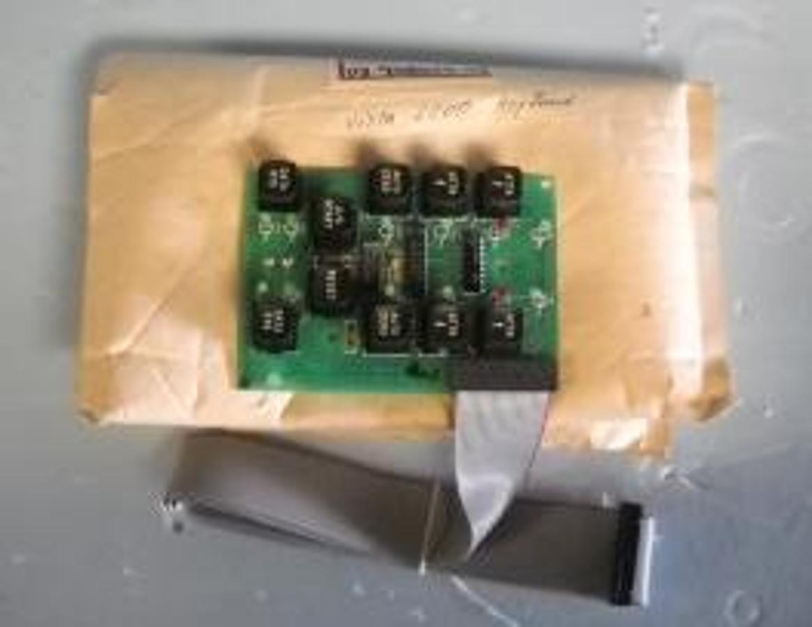 Used VISTA 6000 KEYBOARD REV 1 P/N 03-908057-00 A/W 03-908058-00.