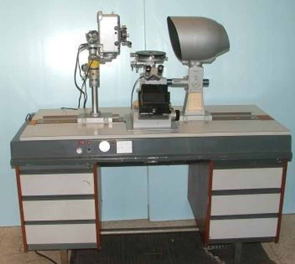 Used REICHERT MEF2 UNIVERSAL CAMERA MICROSCOPE METALLURGICAL MICROSCOPE FOR RESEARCH DEVELOPMENT
