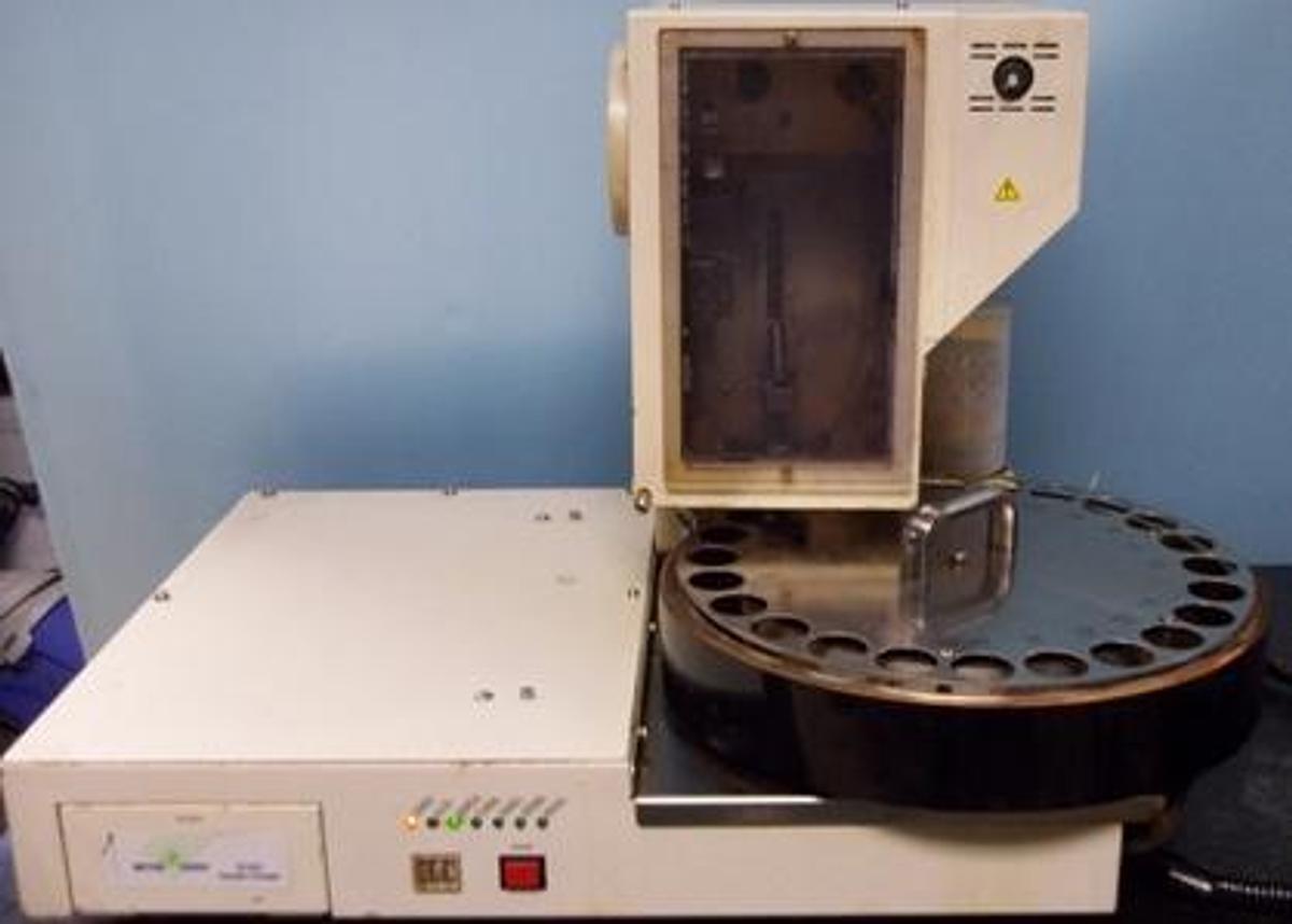 Used METTLER TOLEDO SAMPLE CHANGER # SC24H MFG# MWA08601 MODEL: SC24H POWERS ON.