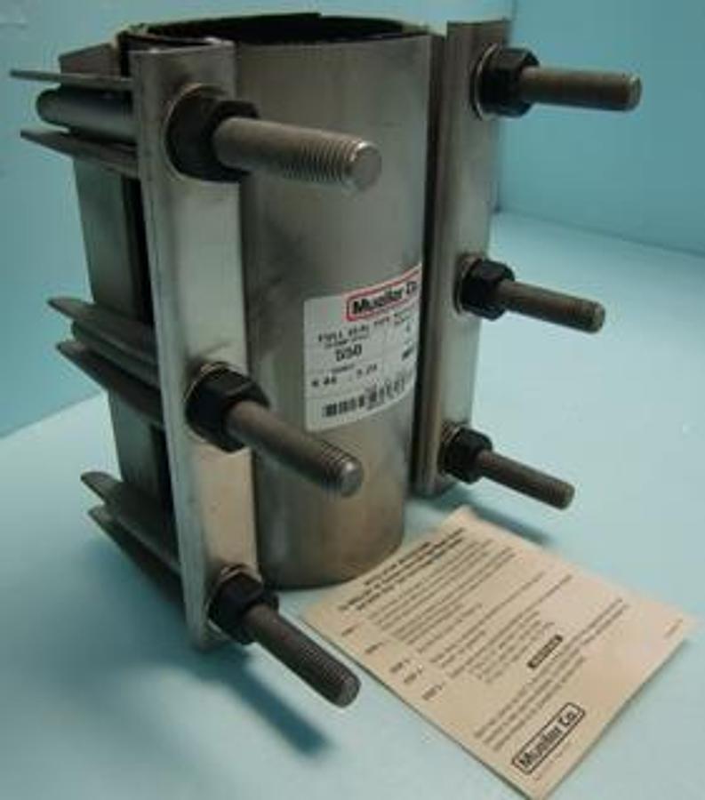Used MUELLER CO. FULL SEAL PIPE REPAIR CLAMP STYLE: 550 NOMINAL PIPE SIZE 4" RANGE: 4.44 - 5.24 SRN. 550-10-0444 WITH 1. MUELLER CO. INSTALITION INSTRUCTIONS FORM 12172-REV. 2/10.