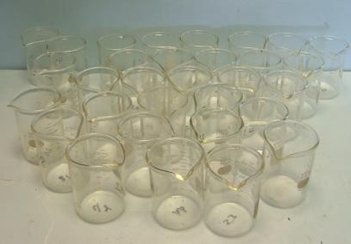 Used QTY. 31. 400ML BEAKERS.
