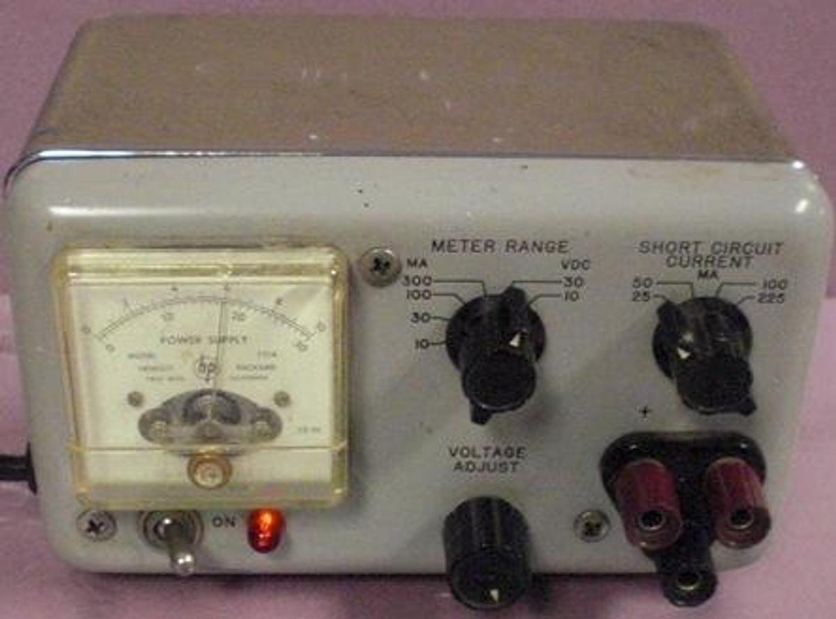 Used QTY. 1. HEWLETT PACKARD VOLTAGE METER