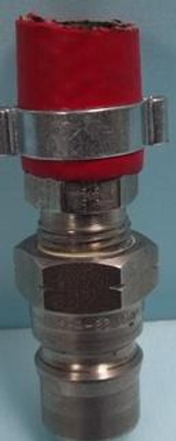 Used QTY. 1. SWAGELOK ½" STAINLESS STEEL QUIK-CONNECT. .