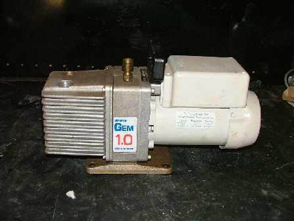 Used QTY. 1. WELCH 1-0 VACUUM PUMP 8890