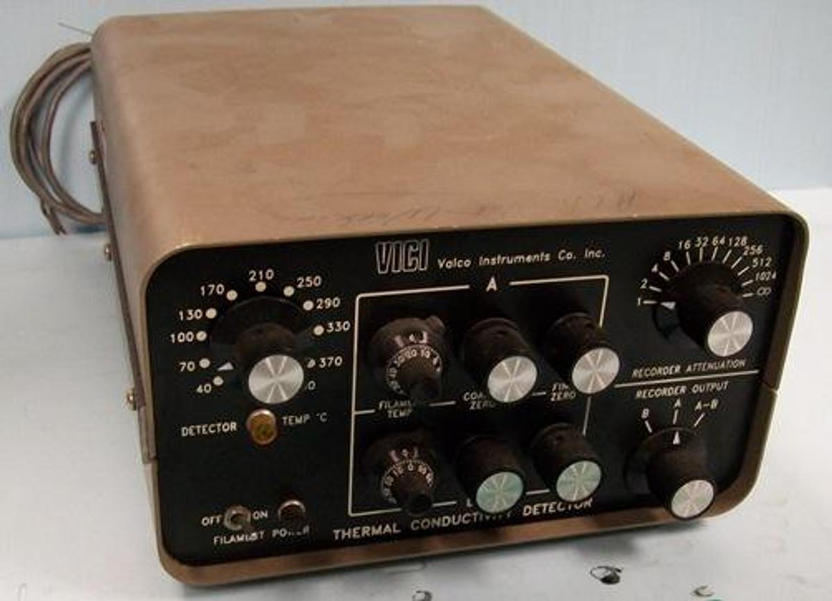 Used QTY. 1. VICI THERMAL CONDUCTIVITY DETECTOR CONTROLLER MODEL: TCD-C