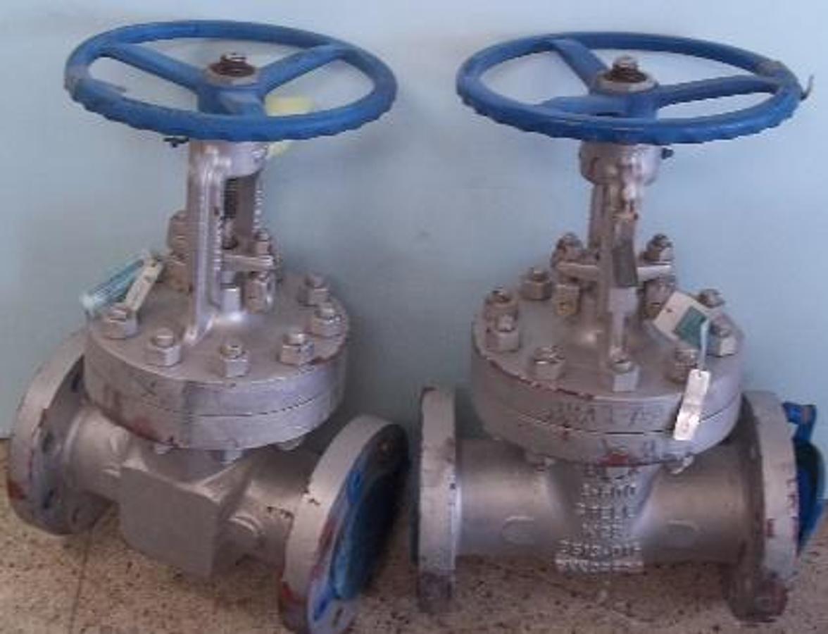 Used QTY. 2. VELAN 4" 600 FLANGED RAISED FACE WCB (WELDABLE CARBON BODY). GATE VALVE. 4-600 STEEL WCB 8513-016 BNK09F24.
