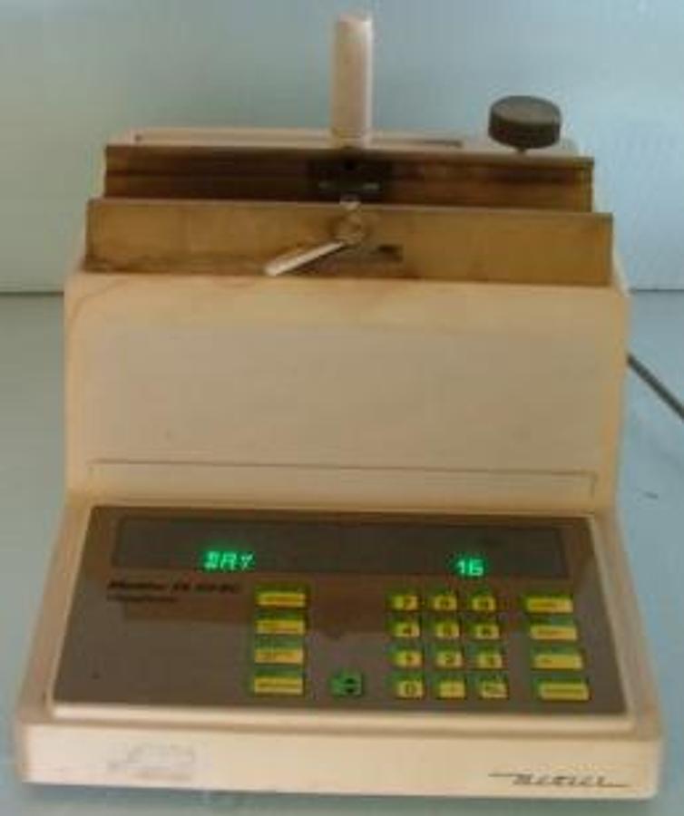 Used QTY. 1. METTLER TOLEDO DL40RC MEMOTITRATOR FNR 23800 07111 POWERS ON